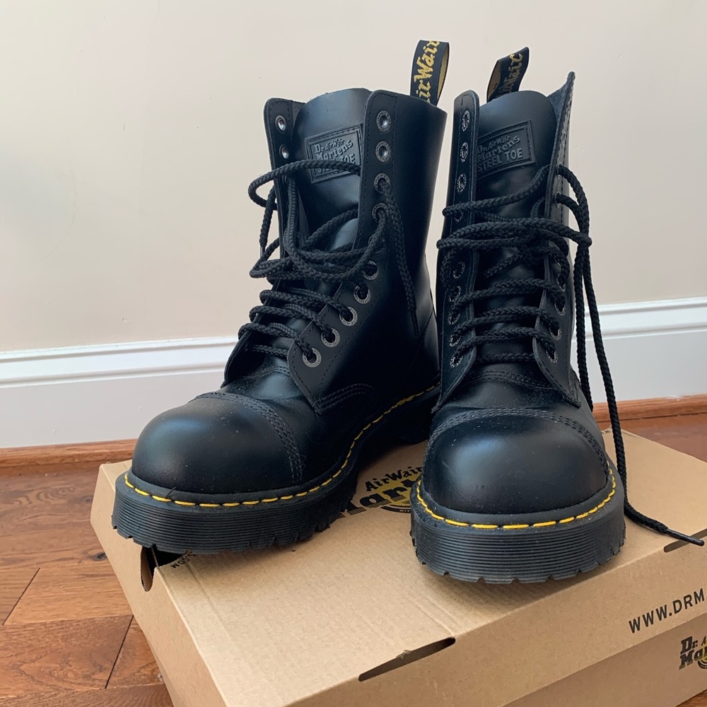 8761 bxb boot dr martens black size 9